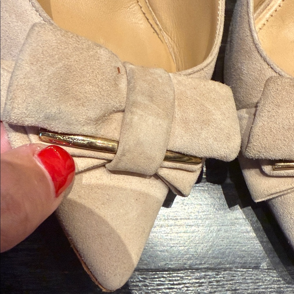 Salvatore Ferragamo Women's Beige Suede Heels sz 6.5 - Picture 3 of 17